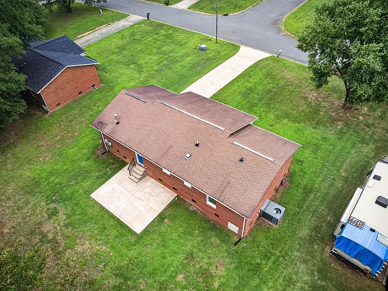 912 Kearney Dr — Photo 42