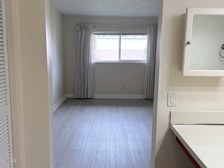 1145 N Shannon Ave #9 — Photo 11