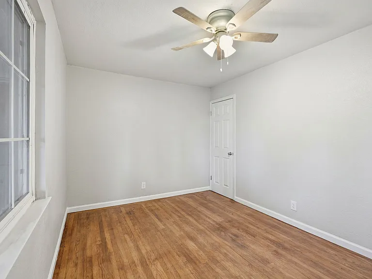 1008 Gemini Ct #2 — Photo 14