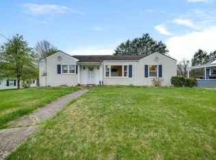 1326 Valley Dr, Bristol, TN 37620