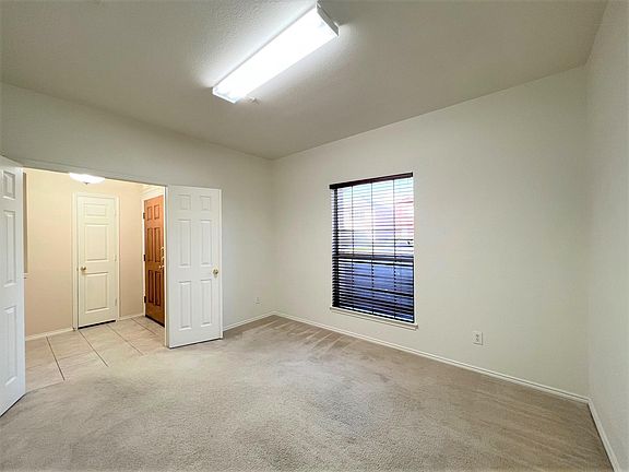 4th image of 8451 Fern Lake Ct