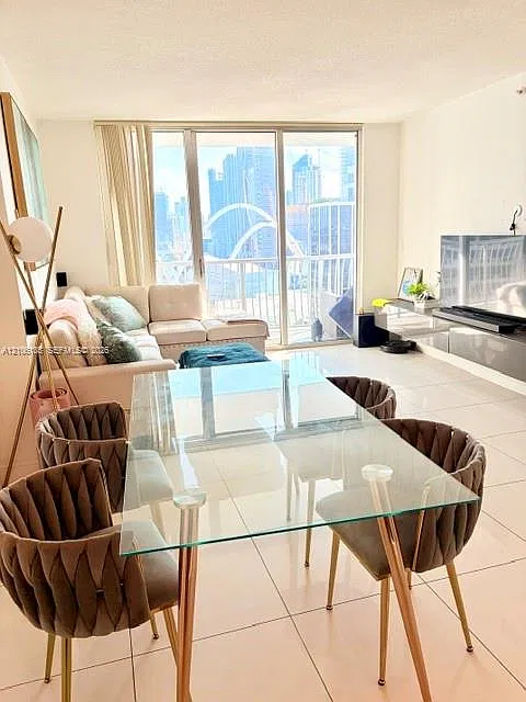 Opera Tower Condo — Photo 3