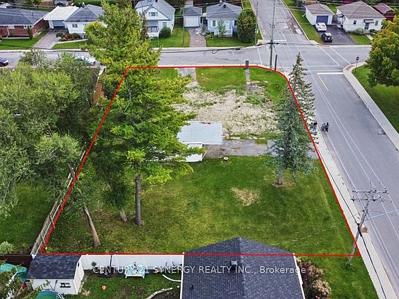 3rd image of 219 Alicia St