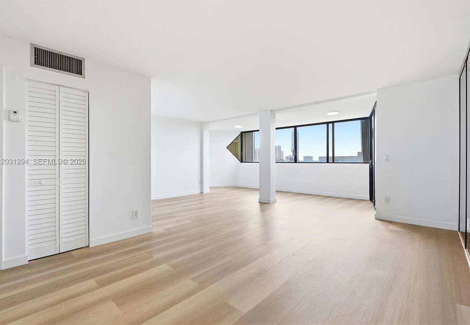 Coral Way Towers Condo — Photo 4