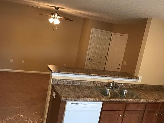 5th image of 11311 Breeze Cir #201