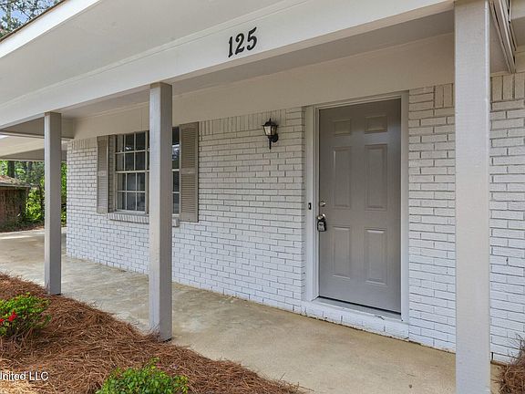 5th image of 125 Hill Cir