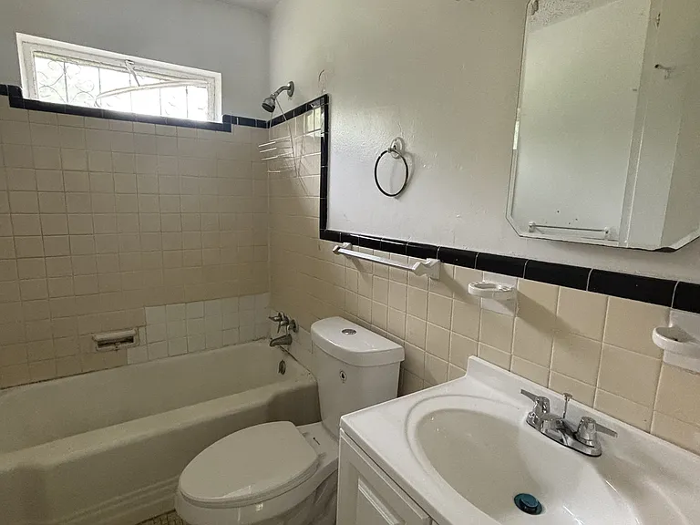 763 Belvedere Dr — Photo 10