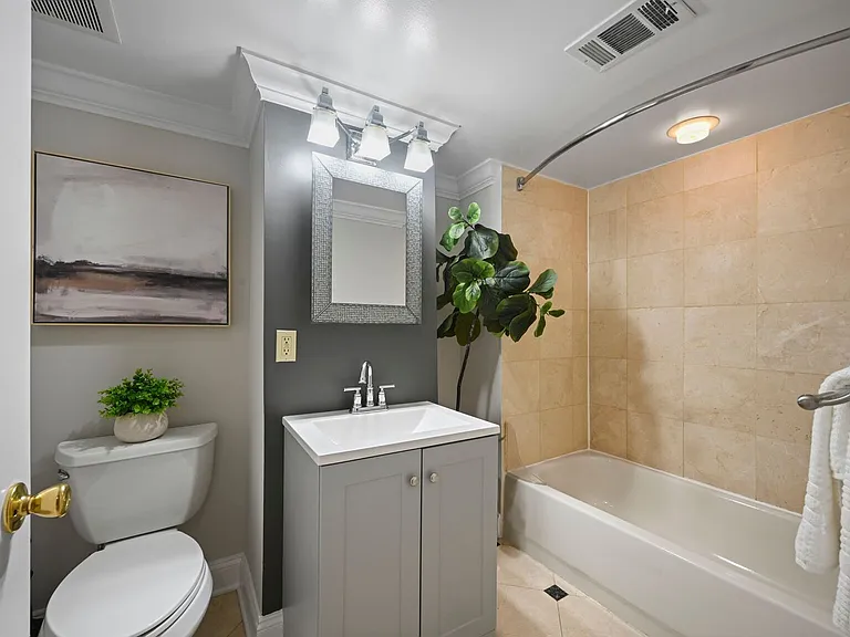 1832 Calvert St NW #1 — Photo 16