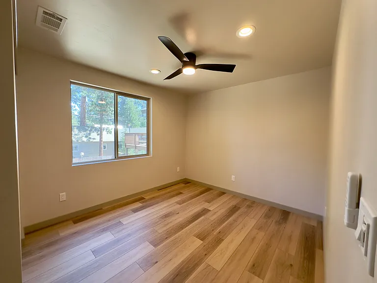 871 Glorene Ave #B — Photo 14