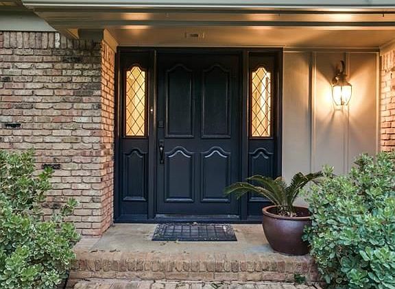 3rd image of 6821 Bradbury Ln
