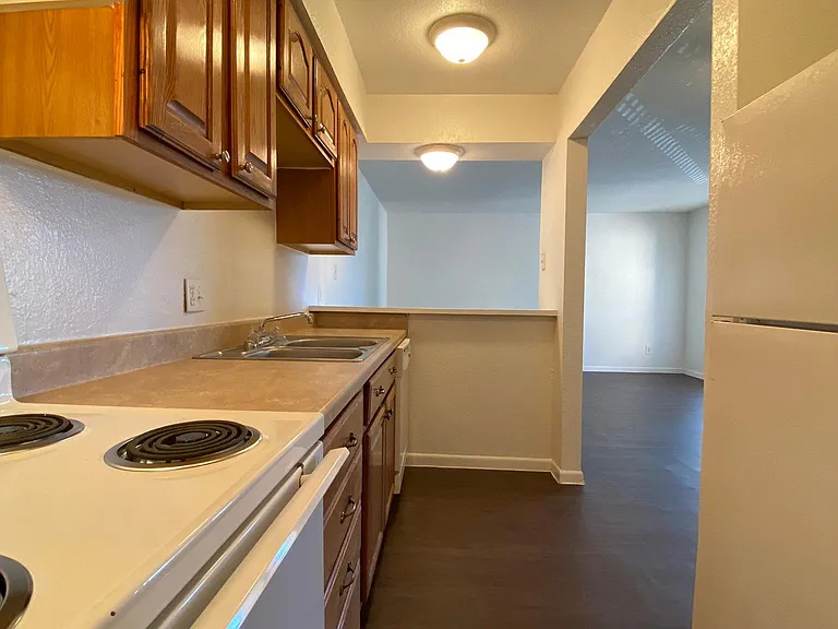 Pine Ridge Apartments — Photo 32