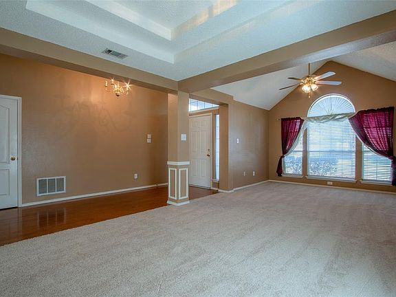 5th image of 802 McKenzie Pl
