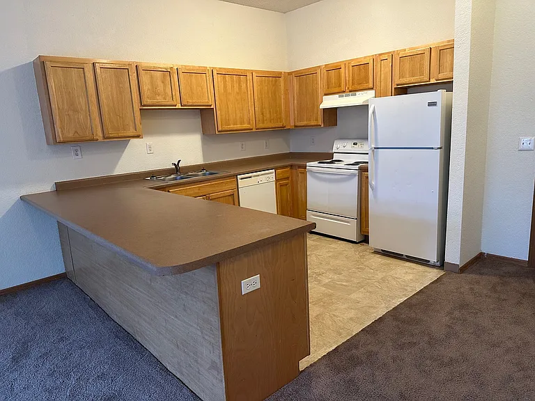 Selby Grotto Apartments — Photo 9