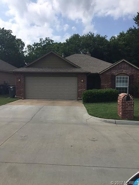 2nd image of 2709 W 65th Pl