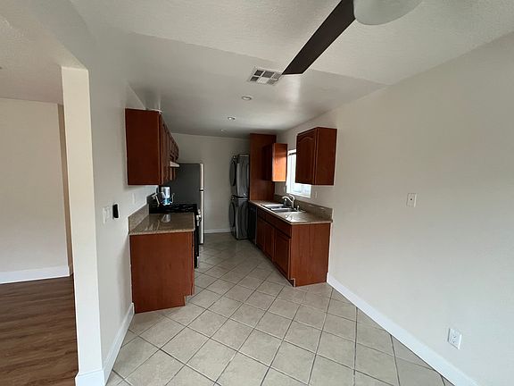 4th image of 4325 W 135th St #C