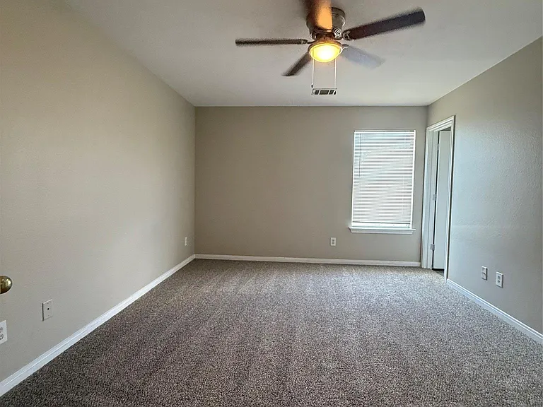 203 Marvin Cv — Photo 24