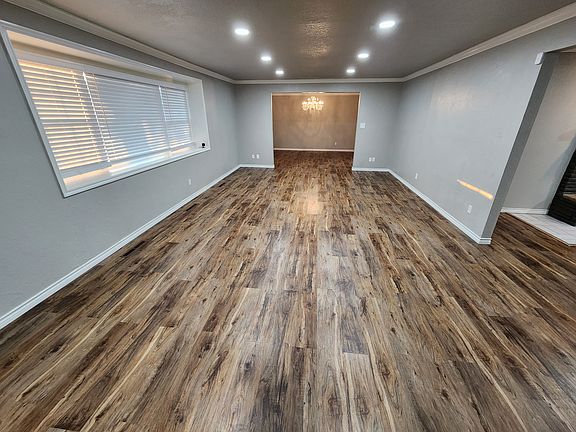 3rd image of 204 S Morrison Dr