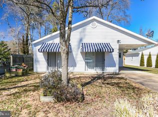 25 7th St, Colonial Beach, VA 22443