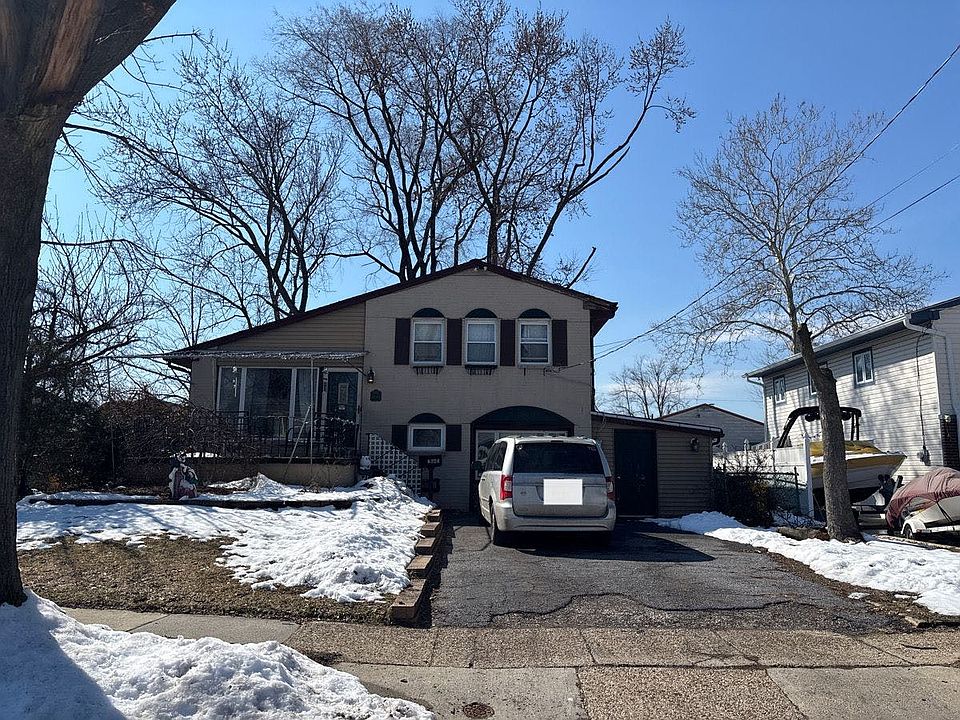 1st image of 2645 Manall Ave