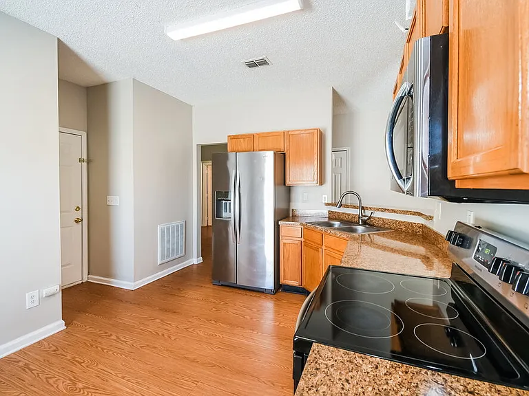 7533 International Village Dr — Photo 7
