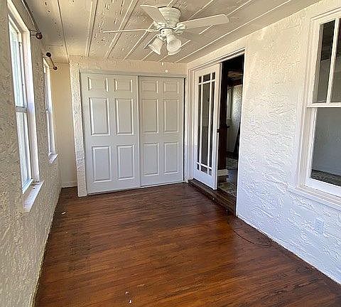 5th image of 3723 Russell Ave