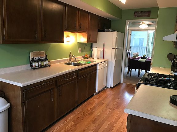 5th image of 341 Colony Green Dr