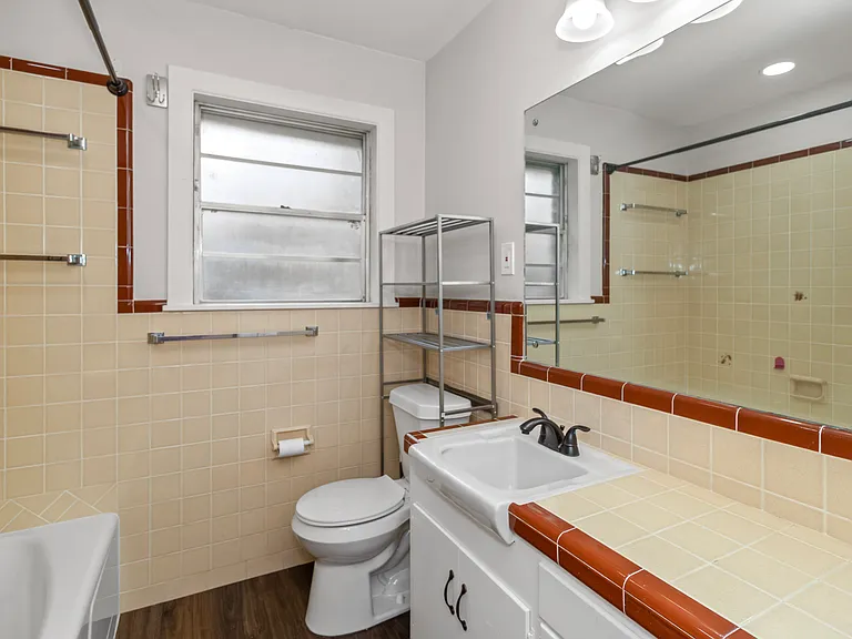 2051 Lovers Ln — Photo 13