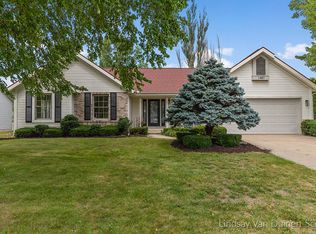1487 Edgeknoll Dr SE, Grand Rapids, MI 49508