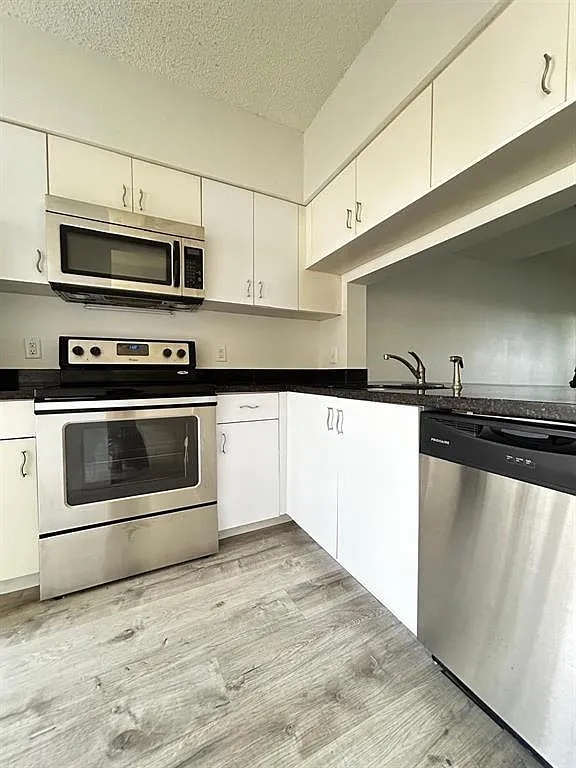 2 bed, 2.5 bath, 1110 sqft, $2,800 — Photo 2
