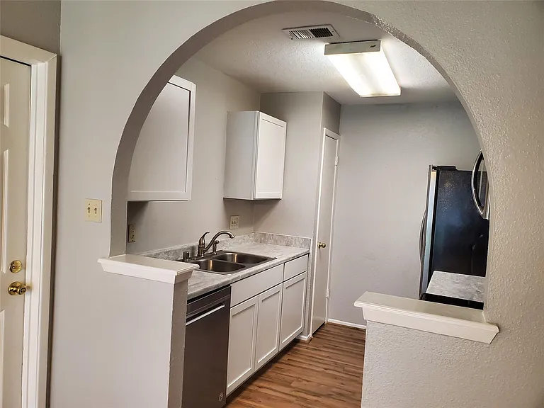 3130 Forestbrook Dr — Photo 10