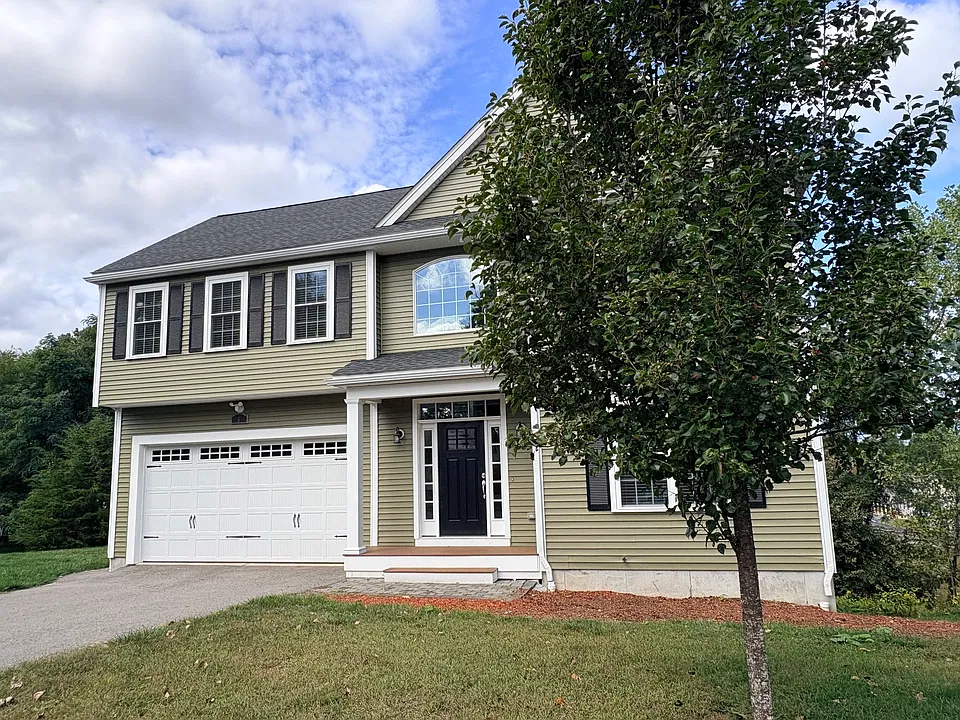 8 Saratoga Ln