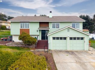 3540 Royal Crest Dr, The Dalles, OR 97058