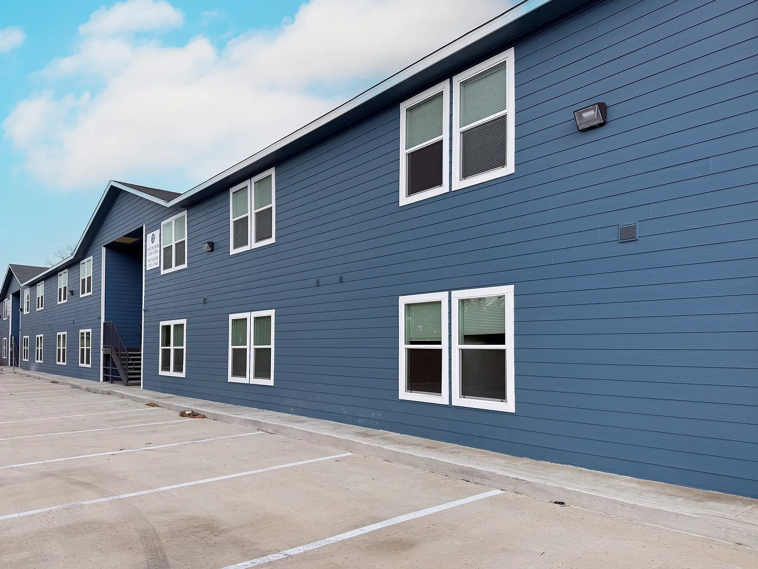 346 Ware Blvd — Photo 3