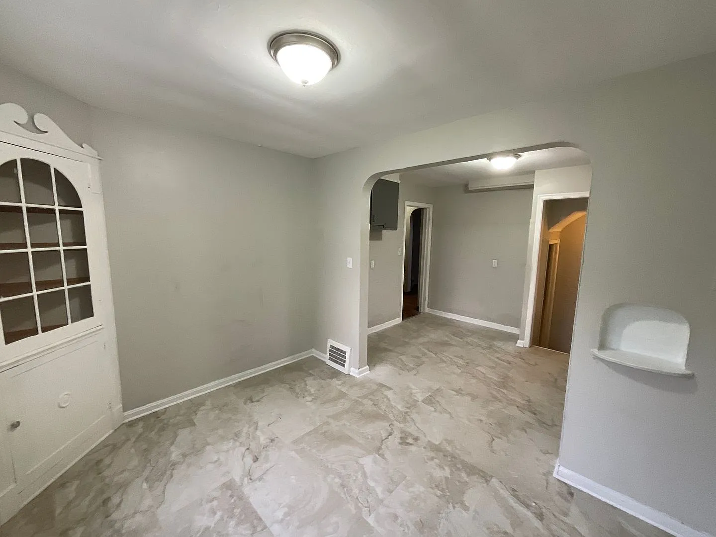 11013 Lincoln Avenue — Photo 3