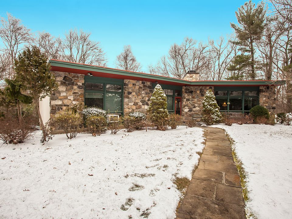1st image of 11 Franklin Dr