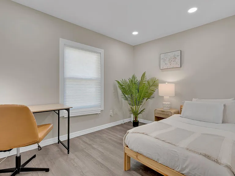 18 Montrose Dr — Photo 19