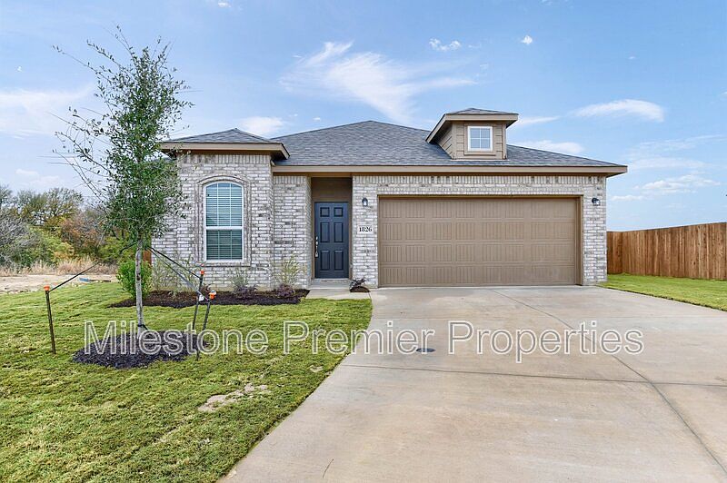 1st image of 1826 Boxwood Dr