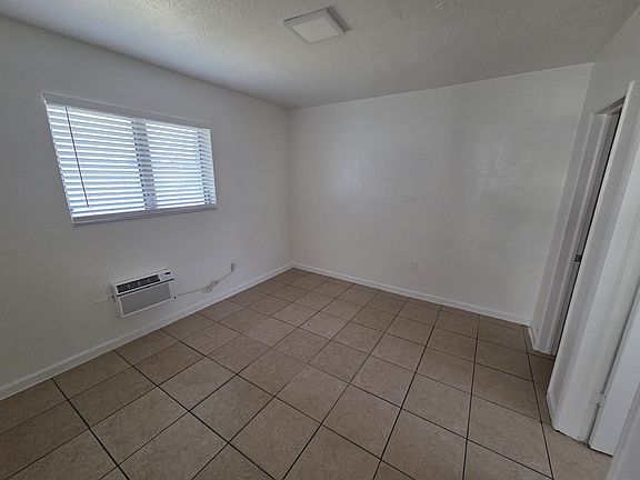5th image of 12416 NE 12th Ct APT 8