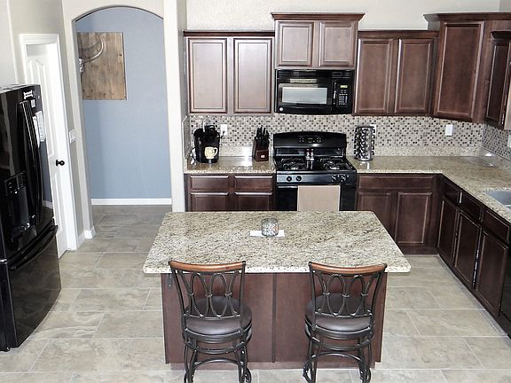 4th image of 14677 Meadow Lawn Ave