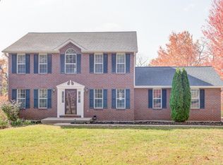 19 Deerwood Trl, Fairview Heights, IL 62208