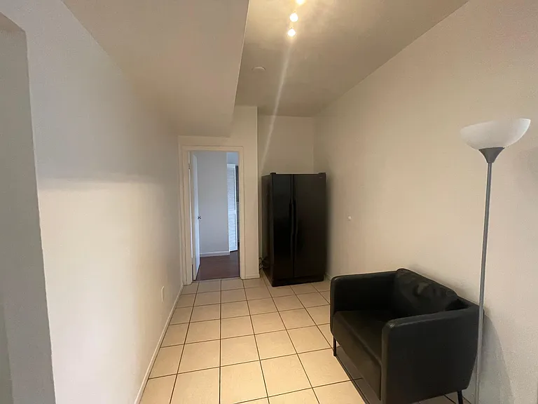 1051 Euclid Ave #103 — Photo 6