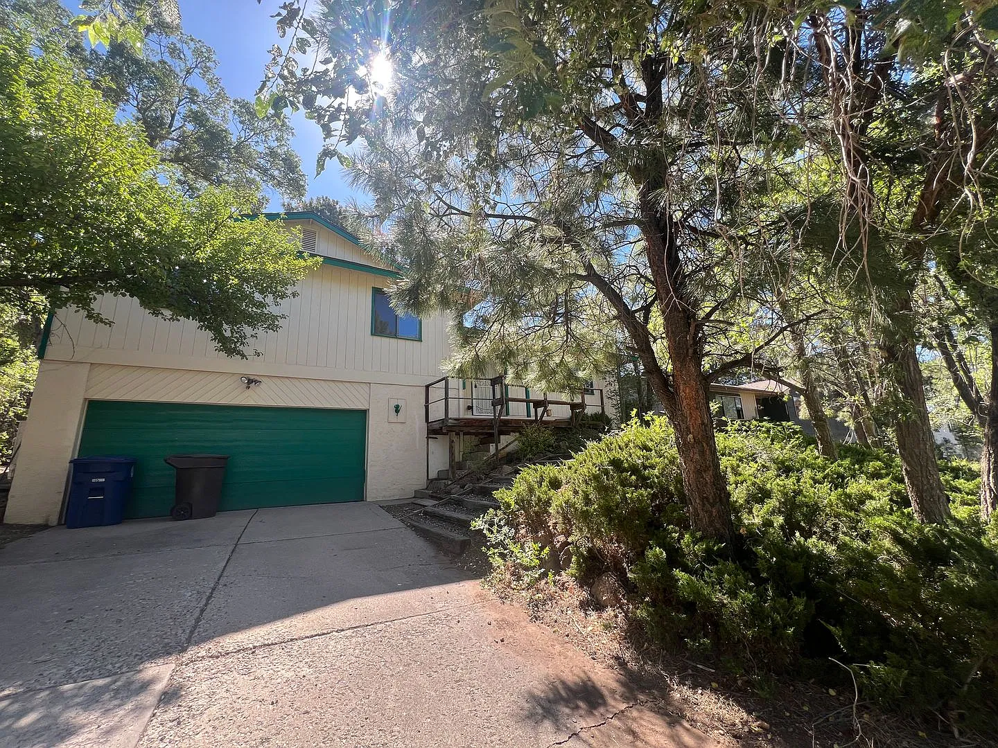 Large 3 Bed/2 Bath HOUSE in East Flag - $2,200.00!! — Photo 1