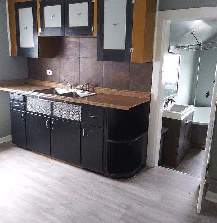 1st image of 2050 W 104th St