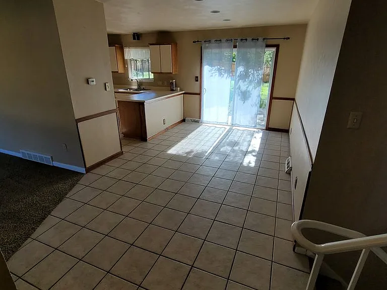 3917 Applewood Dr — Photo 7