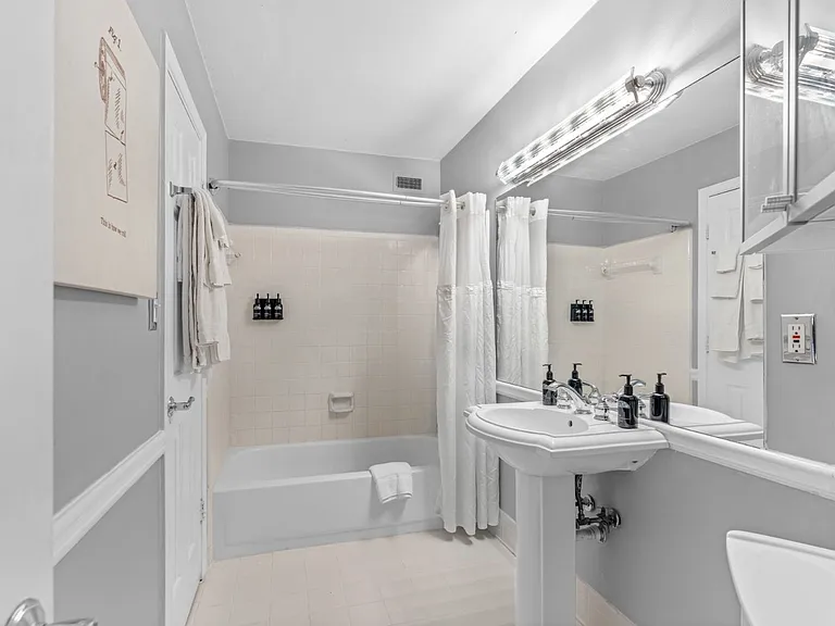 Juniper Place Condominiums — Photo 29