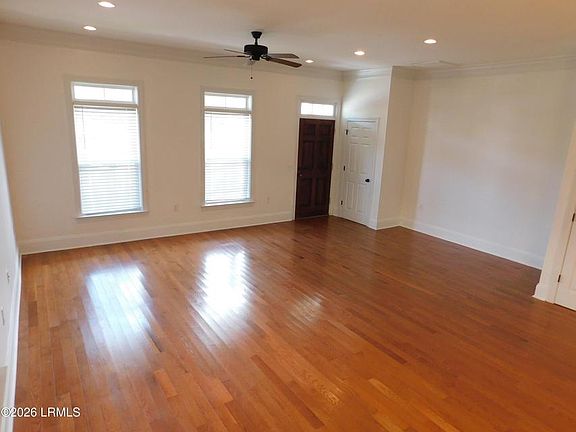 3rd image of 905 12th St
