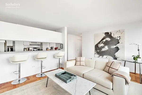 Sold by Sotheby's International Realty | media 20