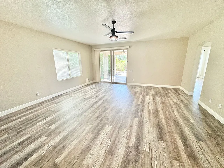 847 E La Costa Pl — Photo 17
