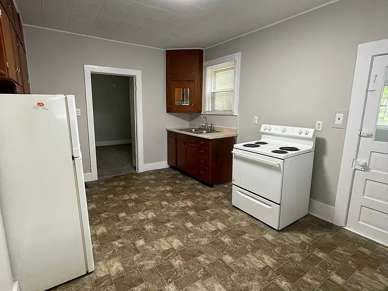 1428 Grove St--WD — Photo 1