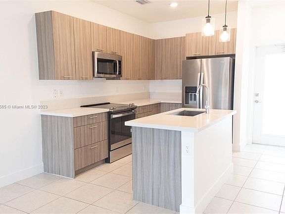 3rd image of 8201 NW 81st St #D-301